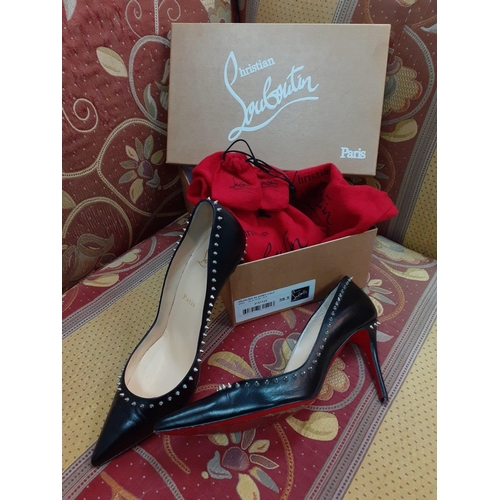 322 - Ladies SHOES SHOES SHOES!  SIZE 5.5 with original box and receipts and felt shoe bags....

Genuine C... 