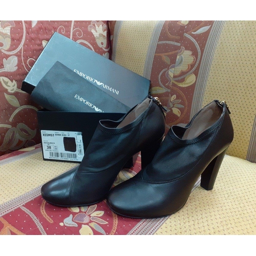 323 - Ladies SHOES SHOES SHOES!  SIZE 5 with original box and receipt copy and ARMANI shoe bag....

Genuin... 