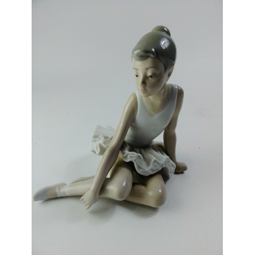 567 - A cute NAO sitting Ballerina girl in lovely undamaged condition. 16cm tall approx.#142