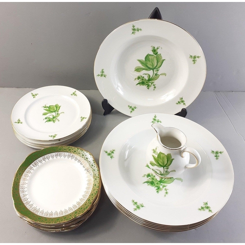 590 - ROYAL TETTAU Bavarian china to include 6 shallow soup bowls (23cm approx), 4 side plates, a small cr... 