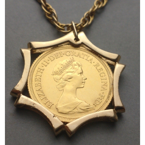 11 - A 1974 Elizabeth II Full gold Sovereign in 9ct mount on a 9ct chain. 22g approx in total.#11