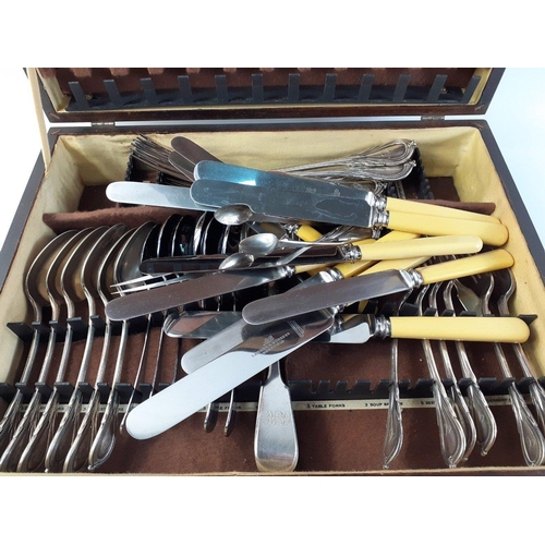 30 - A useful wooden cutlery canteen with a good selection of plated flatware.#30