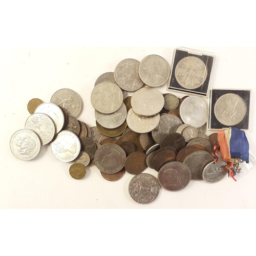 51 - A tub containing a mixture of UK and obsolete world coinage. Also a small number of circulated world... 