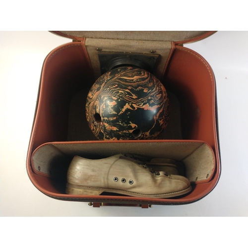 412 - A cased vintage BRUNSWICK litewate mineralite P6 N37V5 funky 10-pin bowling ball.  With vintage shoe... 