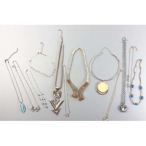 100 - BLING! A bag of great gilt necklaces etc. all with the bling factor.#100