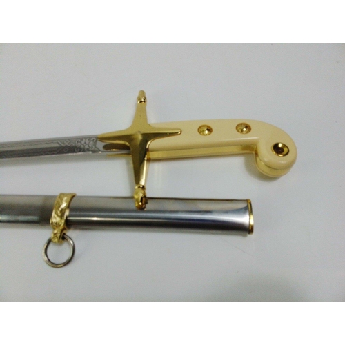 142 - A modern United States Marines dress sword with 76cm blade.#142