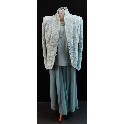 432 - Look like Royalty in this FAVOURBROOK 3 piece 100% silk suit in a lovely sage green colour.  Size 14... 