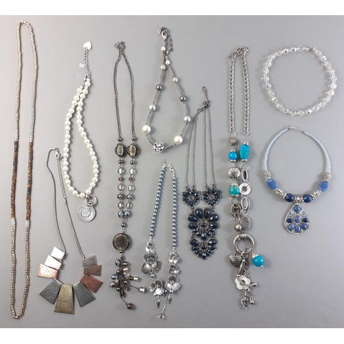 97 - A selection of pretty necklaces, attractive lot with many good quality beaded pieces.#97