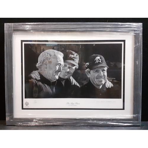 206 - IDEAL XMAS PRESENT FOR THE GOLF LOVER! - A limited edition (63/200) black and white lithograph of TH... 