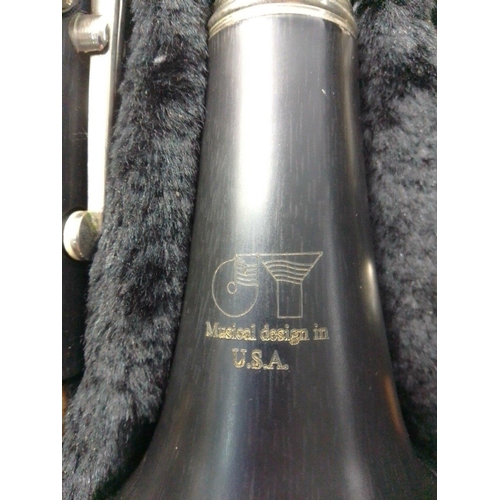 348 - IDEAL XMAS GIFT - Clarinet. Stamped DY MUSICAL DESIGN IN USA in case, appears to be in good conditio... 