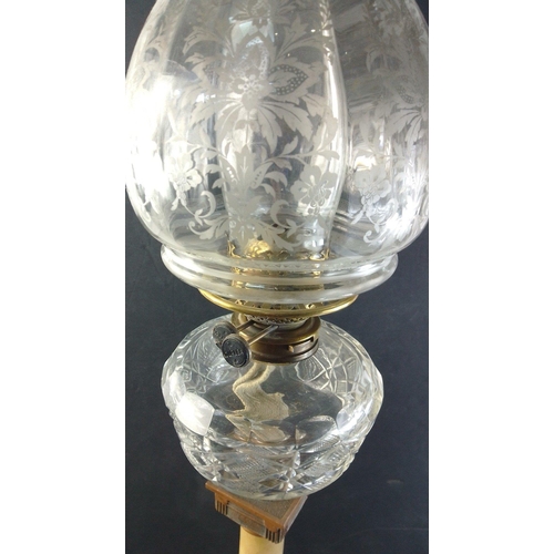 203 - Impressive cream oynx column oil lamp with Art Deco style cast base, chimney, glass reservoir and et... 