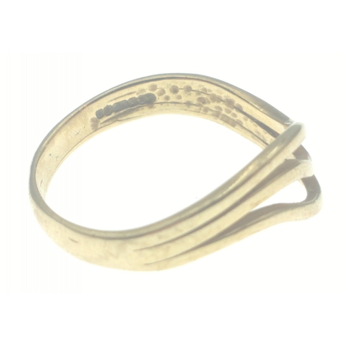 26 - Hallmarked 9ct yellow gold wishbone style ring. Size O and weighs 2.1g approx#27