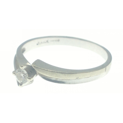 27 - Solitaire diamond 375 hallmarked white gold ring. Size M and weighs 1.8g. approx. Diamond approx 3mm... 