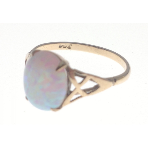 35A - A lovely 9ct stamped gold ring with a beautiful centre Opal. Size M. Gross weight.1.4g.  Opal 9mm ap... 