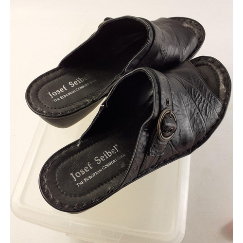 293 - A pair of JOSEF SIEBEL black leather sandals size Eur 42#316