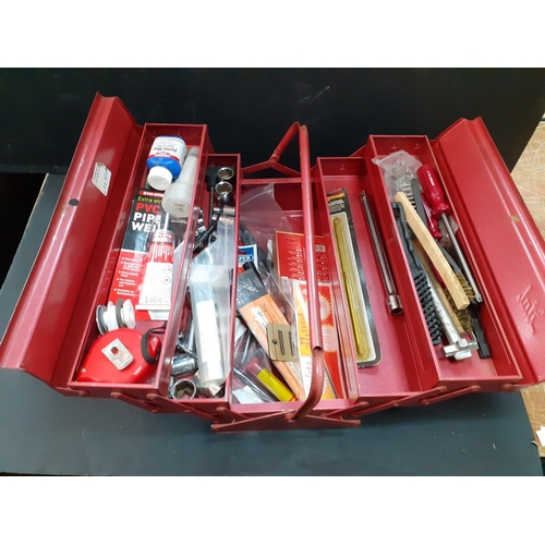 371 - A cantilever toolbox with contents of screwdrivers, drill bits, wire brushes, tape measures.  Worth ... 