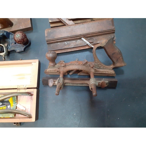 394 - A nice VINTAGE collection of wood planes, STANLEY, RECORD, also a STANLEY No 46, also a vintage CHES... 