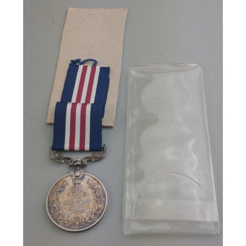 106 - WWI war medal GEORGE V MM Military Medal awarded to 8824 Pte. G. Roy 8/ SEAFORTH HIGHLANDERS#117