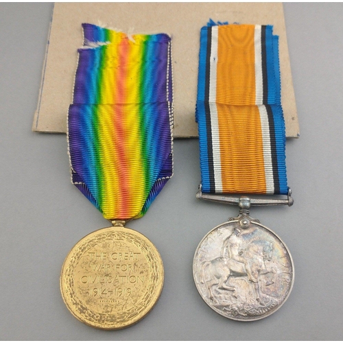 130 - WWI medal pair - GORDON'S awarded to S-22679 Pte. G. Robertson comprising British War Medal, and Vic... 