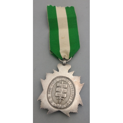 31 - VICTORIA Army Temperance Association India white metal medal#34