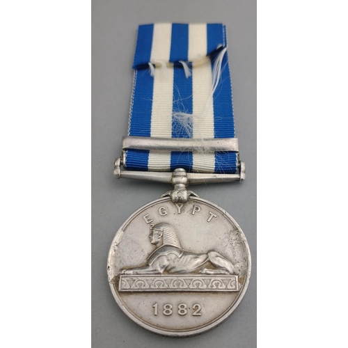 47 - VICTORIA Egypt 1882 Medal with Tel-El-Kebir clasp awarded to 2302 Gunr. J. Lindsay indistinct regime... 