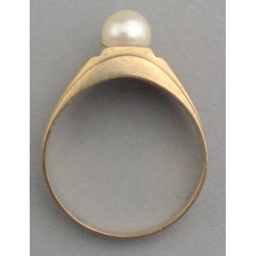 11 - A 9ct gold ring set with natural pearl, size L, gross weight 2.05g approx#11