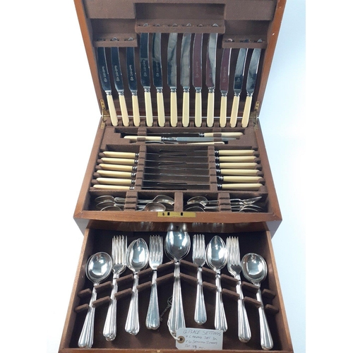 171 - A two tray canteen of cutlery in case. Silver plated Sheffield set 12 place setting and carving set.... 