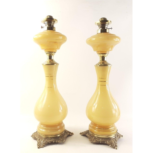 556 - An ANTIQUE pair of BOHEMIAN Empire oil table lamps with Napoleon and Josephine with brass bases  - n... 