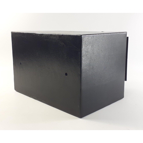 635 - A working desk top safe. 31cm x 20cm x 20cm.  Comes with key and code.#635