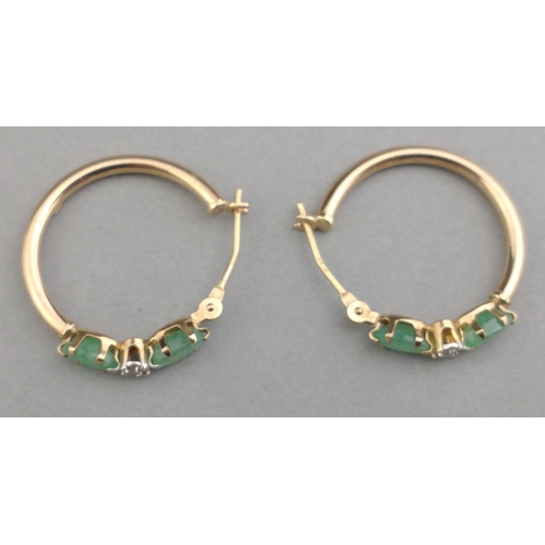 73 - 9k stamped gold earrings with green stones. Gross weight 1.13g gross#73