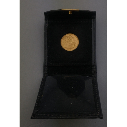 83 - An Elizabeth II 1979 full gold sovereign in case.#83