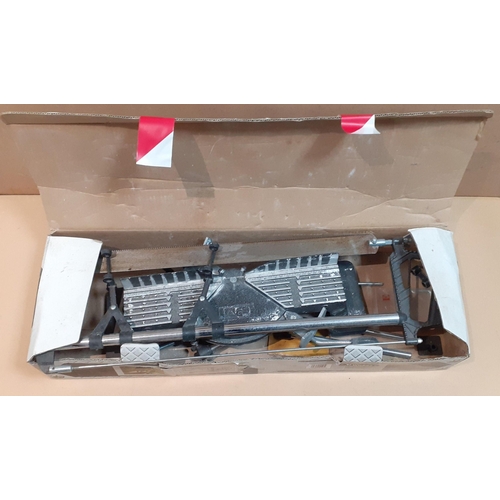 139 - A boxed WICKES craftman's compound mitre saw#185
