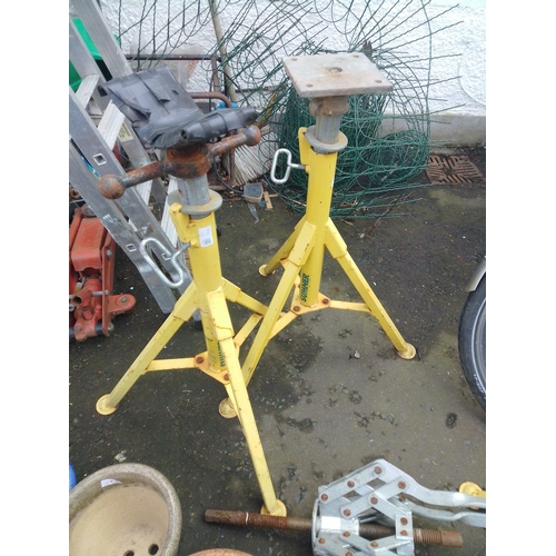 152 - Two SUMNER versatile adjustable jack stands in good useable condition.#198