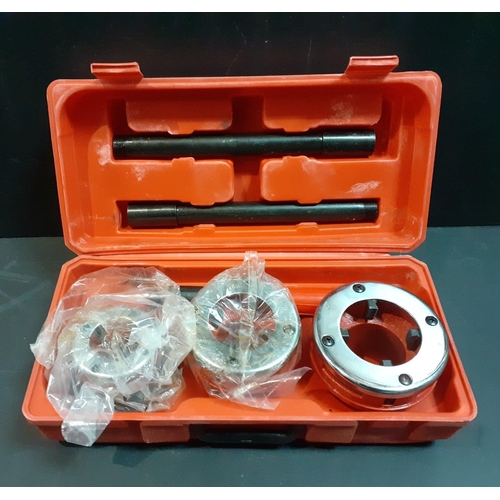154 - A ratchet pipe threader kit set in case.  Good used, useable condition.#200