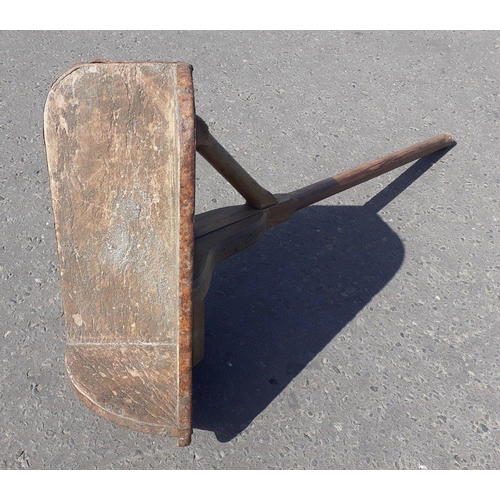 164 - A vintage wooden brickie's hod. Length 125cm approx#210