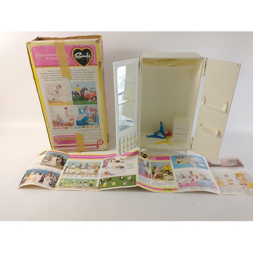 205 - A WHOLE WORLD OF FUN! c1970's SINDY WARDROBE still in its original box - appears in good condition#2... 