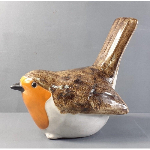 287A - Unusual stoneware robin ornament. H: 19cm (including tail) W: 13cm L: 19cm approx A substantial piec... 