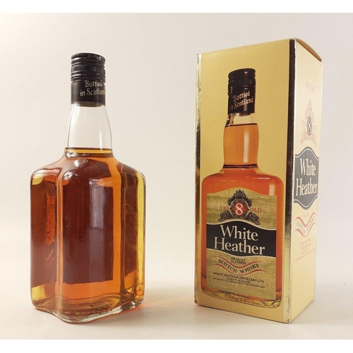 7 - WHITE HEATHER 8 Years Old De Luxe Blended Scotch Whisky in box, 75cl. Well stored.#7