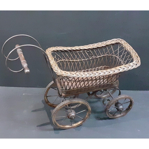 280 - A cute VICTORIAN style basket push chair pram. Ideal for dolls or as a decorative statement piece. 6... 
