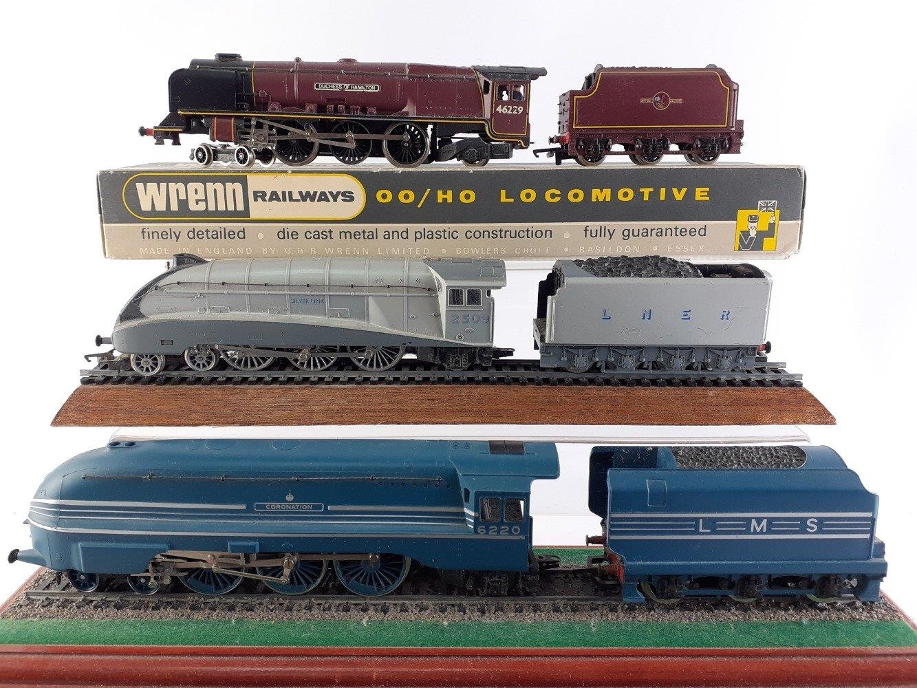 A box of model railway layout rolling stock including boxed WRENN ...