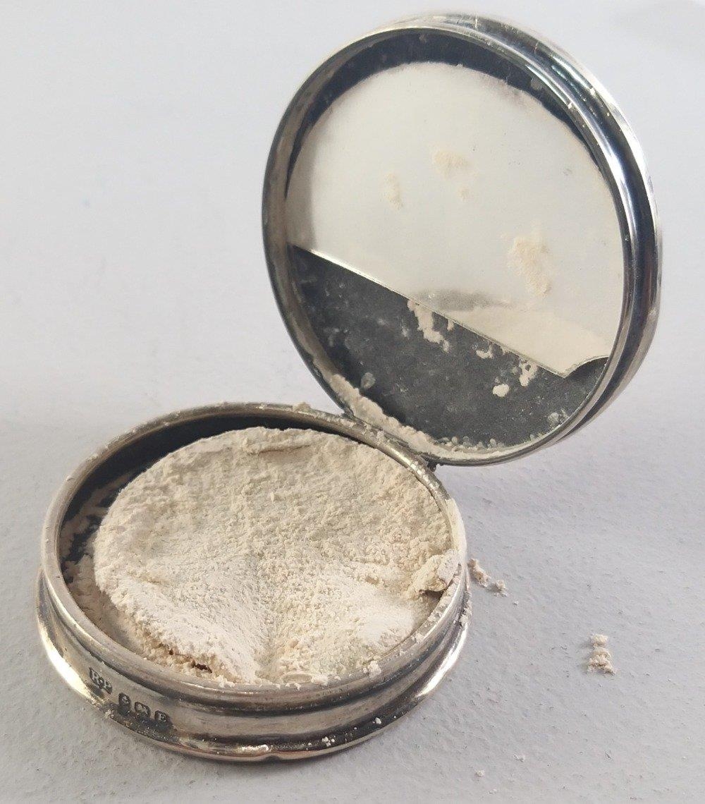 Sterling silver hallmarked ladies powder compact with 1929 'Ladies ...