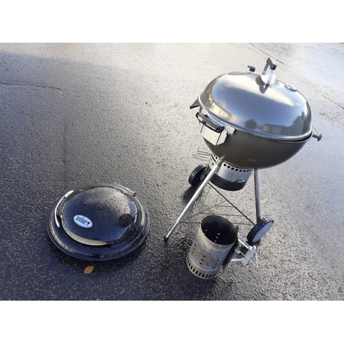 297 - A WEBER MasterTouch Barbeque unit with Pizza Oven and accessories#92