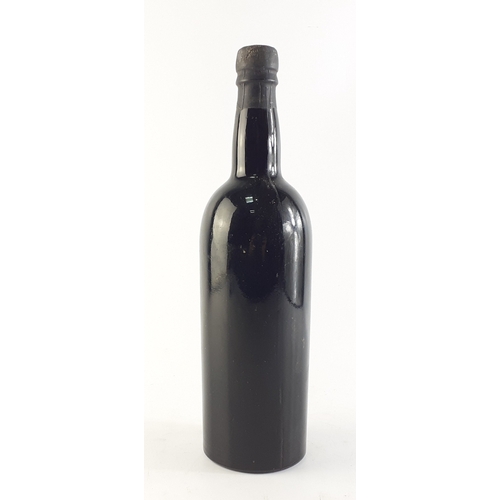 197 - A bottle of 1955 MARTINEZ Finest Vintage Port. Some wear to label but appears well stored.#35