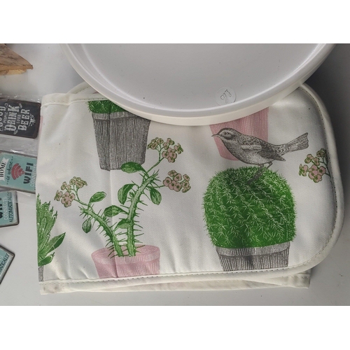 198 - XMAS GIFTING IDEAS! - to include brand new oven gloves, peg bags, decorative pegs, a set of wall han... 