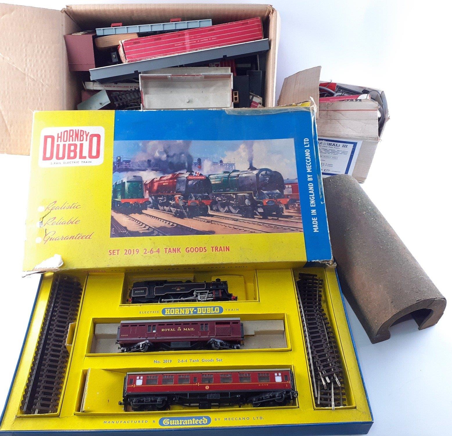 Vintage HORBY DUBLO Train set 2019 2-6-4 in original box with some ...