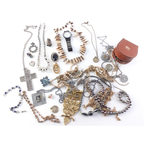 132 - Jewellery and Bijouterie lot to include some watches, chains, brooches, Celtic cross, On War Service... 