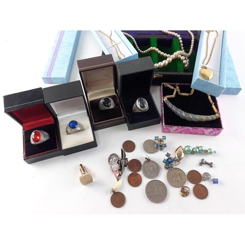 137 - A quantity of attractive jewellery. Including four unmarked pewter rings, pearls, and others.  Inclu... 