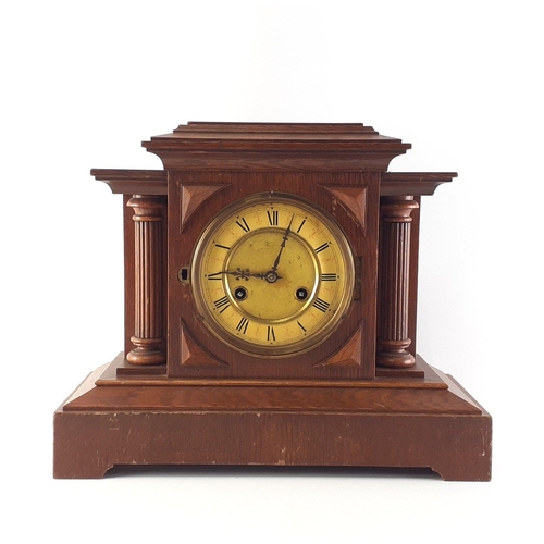 172 - An architectural style Parlor mantle clock. With pendulum, no key. Untested. Standing 32cm tall.#198... 