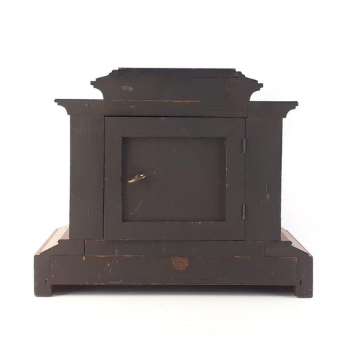 172 - An architectural style Parlor mantle clock. With pendulum, no key. Untested. Standing 32cm tall.#198... 