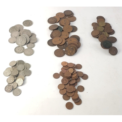 39 - A selection of obsolete and post 1947 UK coinage to include threepenny, Pennies, Shillings, Sixpence... 